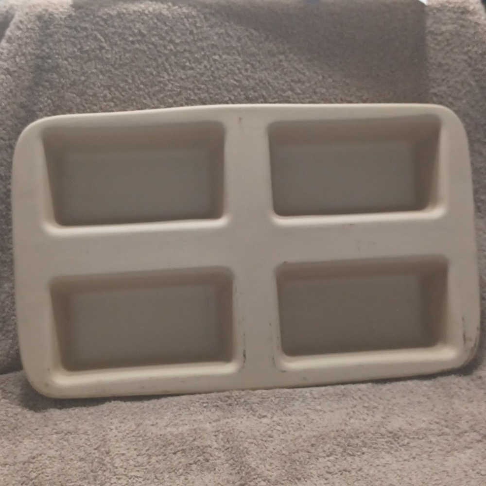 Pampered Chef Family Heritage 4 loaf stoneware Classics Collection.